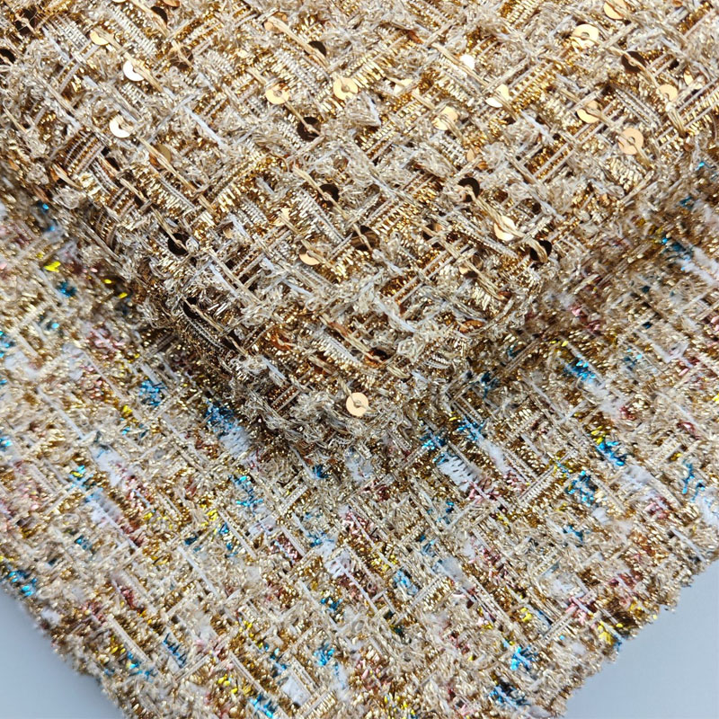 Sewing Tweed - Fio de ouro e lantejoulas tingido